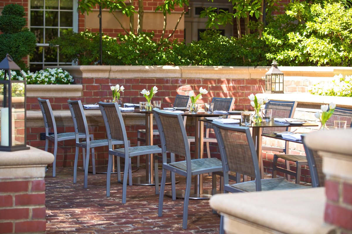 Alexandria VA Dog Friendly Restaurants With Outdoor Seating