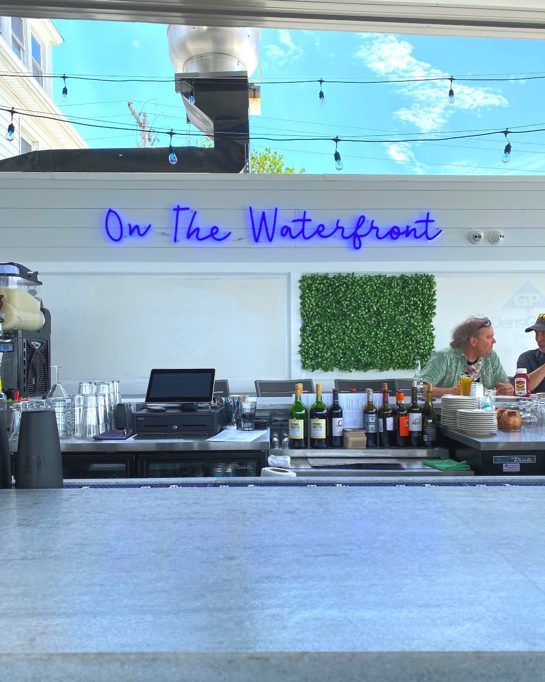 Waterfront & Outdoor Dining Offers Breathtaking Views and Fresh Flavors